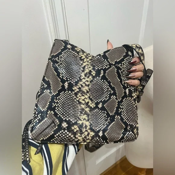 Joe’s snakeskin crossbody bag - Picture 4 of 7